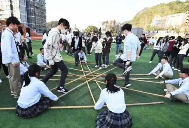 致力于提高教师素质与教学才能为区域教育注入新的生机 致力于提高教师素质与教学才能为区域教育注入新的生机