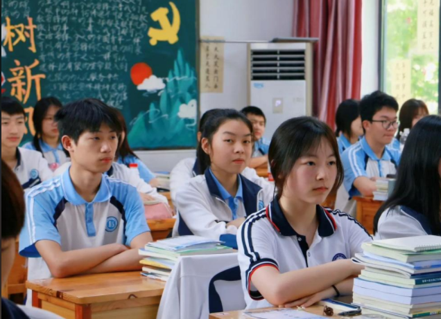 校园全掩盖双减作业学生获得感显着增强更高质量的方向跨进 校园全掩盖双减作业学生获得感显着增强更高质量的方向跨进