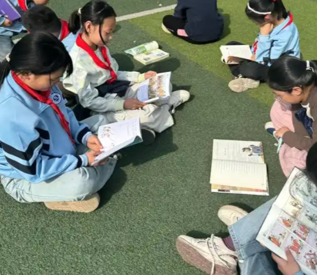 让书香触手可及让习气自然生长采取软硬并重的推进战略